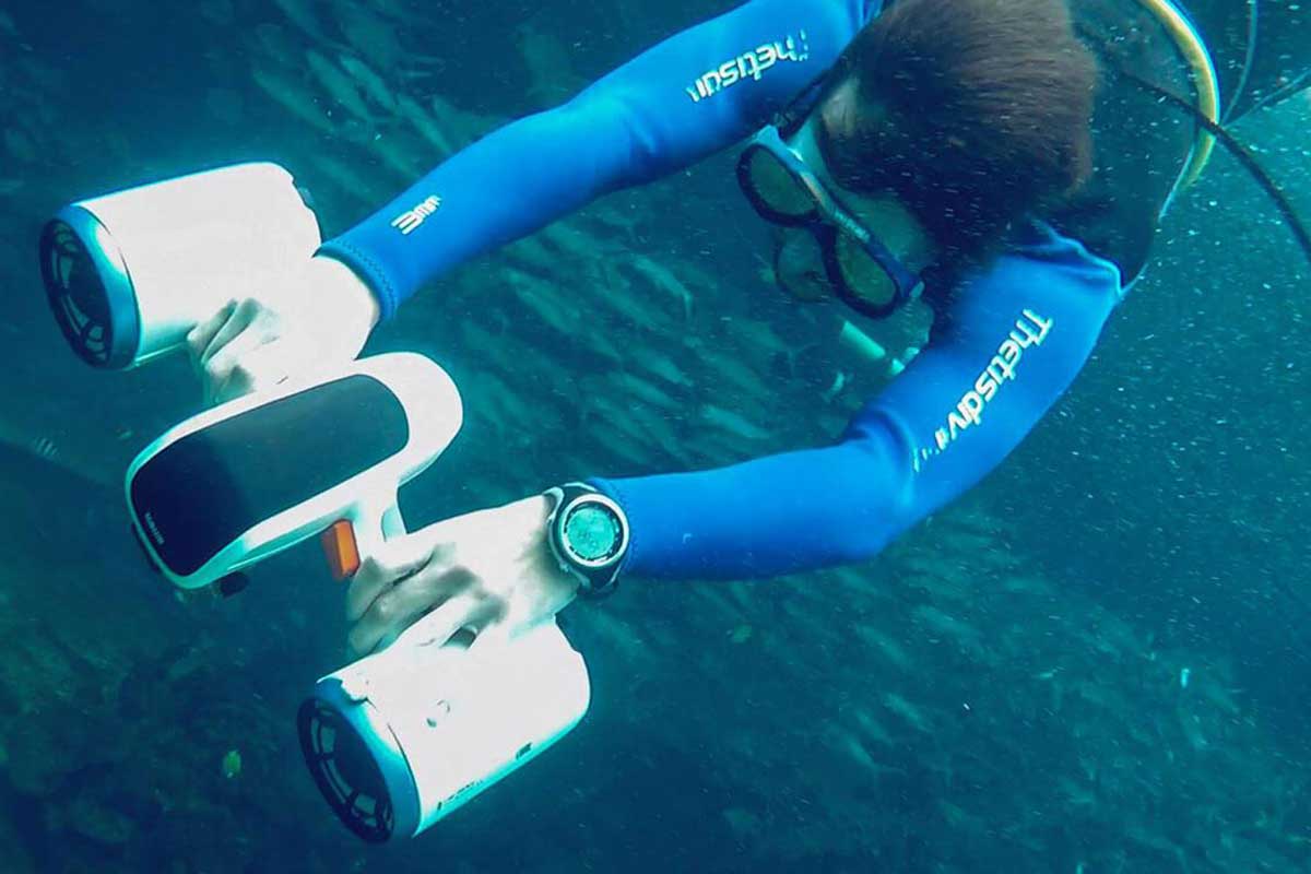 Sublue White Shark Mix Tauchscooter unter Wasser